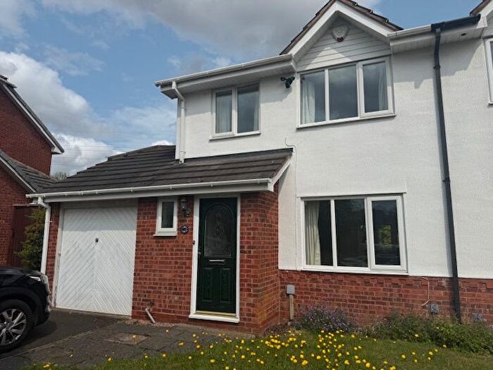 3 Bedroom Semi Detached House To Rent In York Close, Birmingham, B30