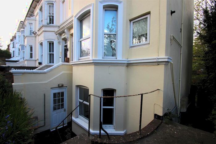 1 Bedroom Flat To Rent In Buckland Hill, Maidstone, ME16