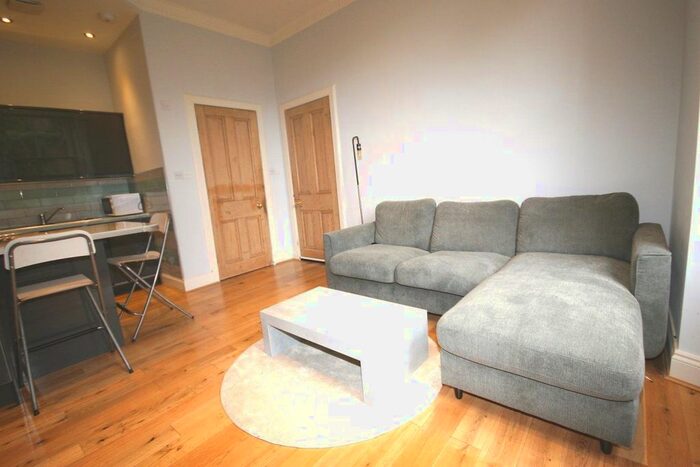 3 Bedroom Flat To Rent In Steel's Place, Morningside, Edinburgh, EH10