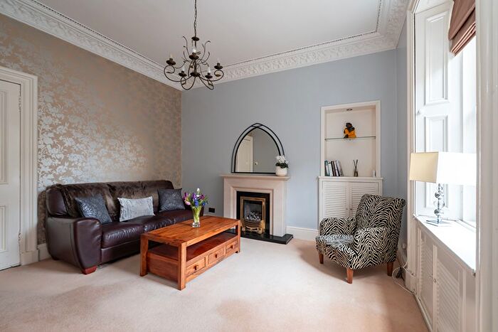 2 Bedroom Flat For Sale In Ivy Terrace, Shandon, EH11