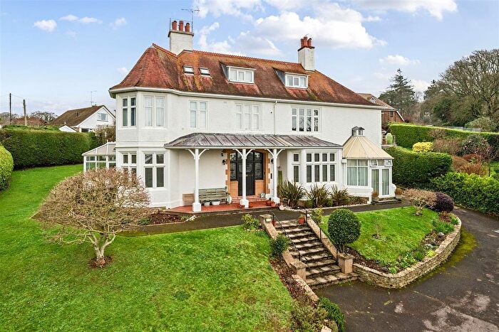 3 Bedroom Flat For Sale In Colway Lane, Lyme Regis, DT7