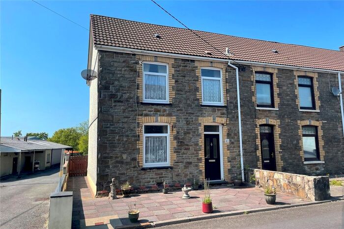 3 Bedroom End Of Terrace House For Sale In Bethesda Road, Tumble, Llanelli, Carmarthenshire, SA14