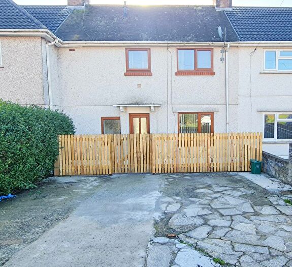 3 Bedroom House To Rent In Heol Elfed, Llanelli, SA14