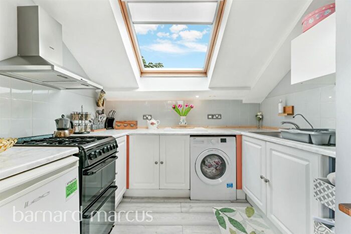 1 Bedroom Flat For Sale In London Road, Mitcham, CR4