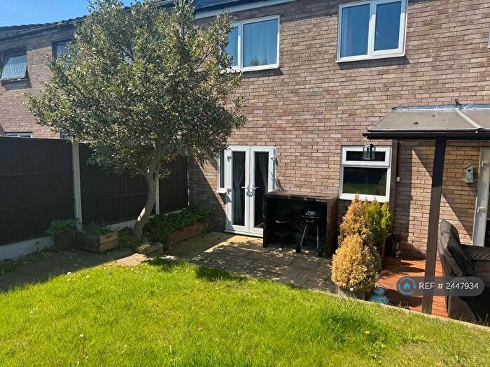 3 Bedroom Terraced House To Rent In Broadsmeath, Tamworth, B77