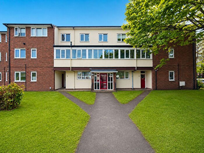 3 Bedroom Flat For Sale In Lord Street, Burscough, L40