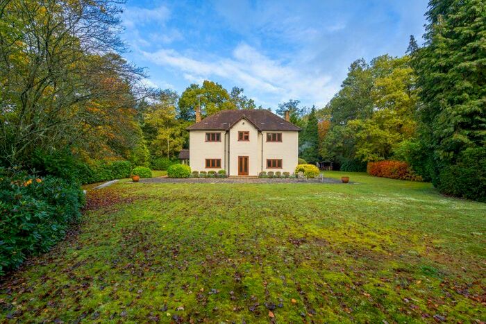 5 Bedroom Detached House To Rent In Slade Oak Lane, Gerrards Cross, SL9