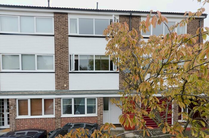 4 Bedroom Town House To Rent In Dunoon Road, London, SE23