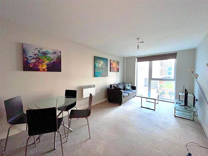 3 Bedroom Flat To Rent In Bridgewater Point, Worrall Street, Salford, Greater Manchester, M5