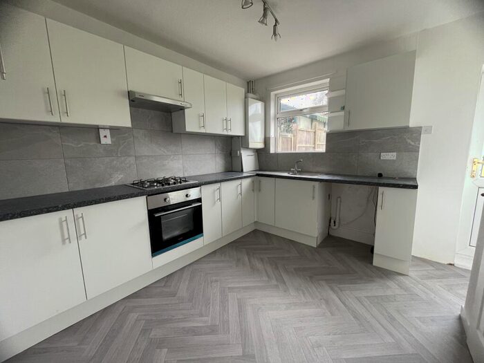 3 Bedroom House To Rent In Blake Crescent, Mansfield, NG18