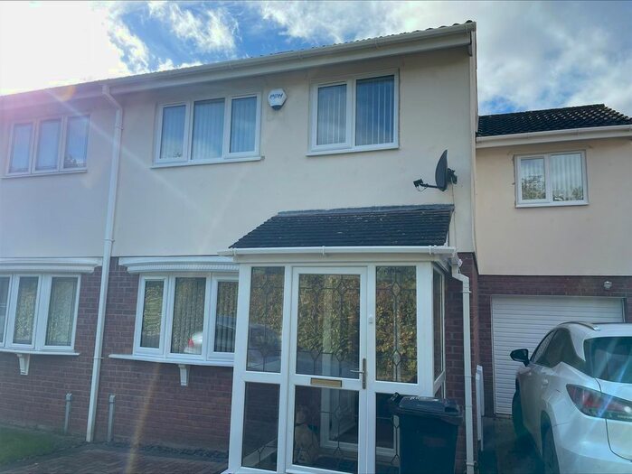 4 Bedroom Property To Rent In Station Close, Warmley, Bristol, BS15