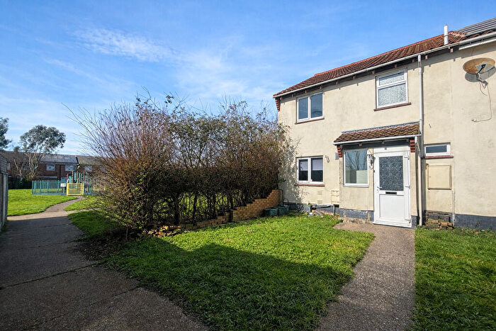 3 Bedroom Semi Detached House For Sale In Chestnut Way, Tiptree, CO5