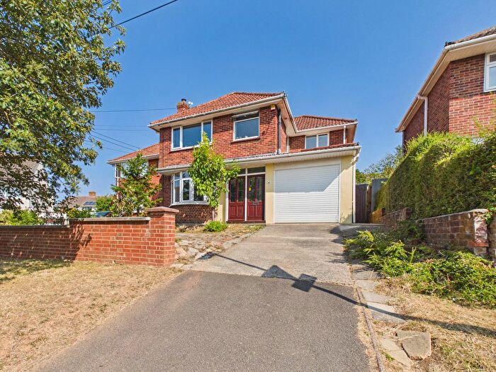 4 Bedroom Detached House For Sale In Willoughby Road, Bridgwater, TA6