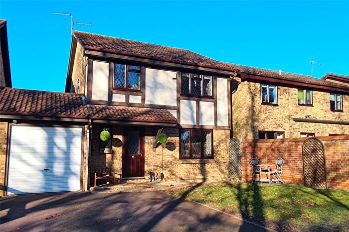 4 Bedroom Detached House For Sale In Cheylesmore Drive, Frimley, Camberley, Surrey, GU16