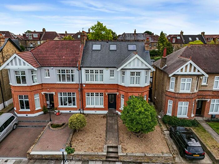 5 Bedroom Semi-Detached House For Sale In Glenlyon Road, Eltham, London, SE9