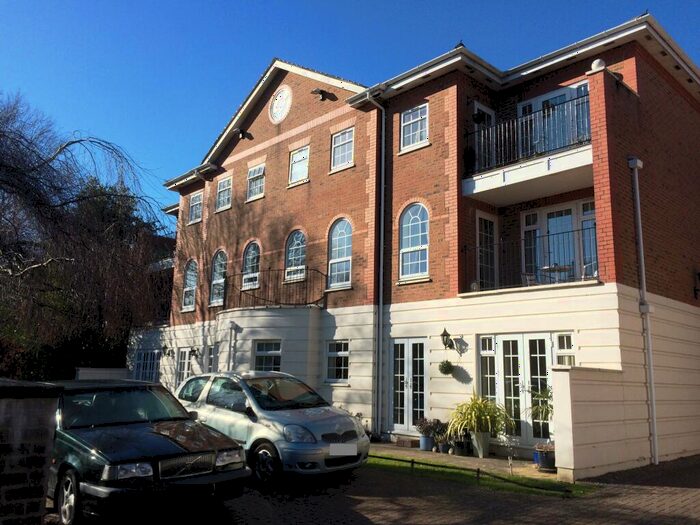 2 Bedroom Apartment To Rent In Sovereign Court, Winn Road, SO17