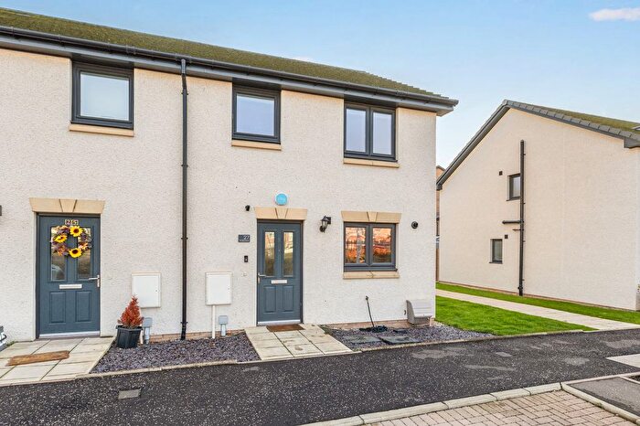 3 Bedroom End Terrace House For Sale In St Aidens Road, Craigmillar, Edinburgh, EH16