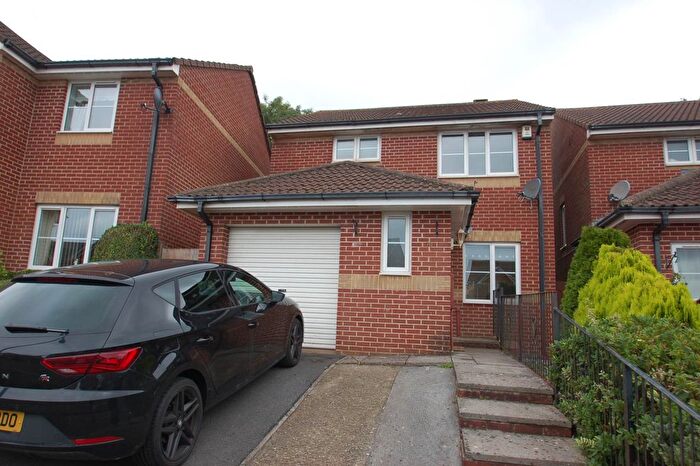 Semi-detached House To Rent In Lutyens Drive, Paignton, TQ3