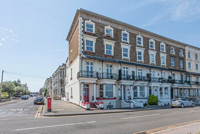 1 Bedroom Flat For Sale In Ethelbert Crescent, Margate, Kent, CT9