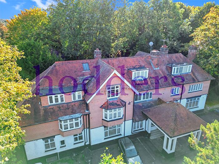 2 Bedroom Flat To Rent In Downs Avenue, Epsom, Surrey, KT18