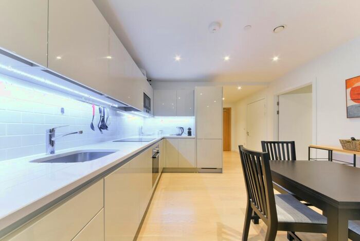 1 Bedroom Flat To Rent In Sayer Street, Elephant And Castle, London, SE17