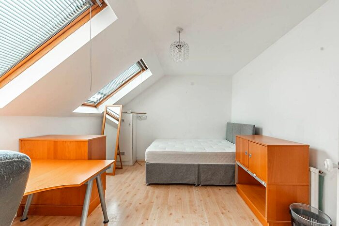 2 Bedroom Flat To Rent In Rickmansworth Road, Pinner, HA5