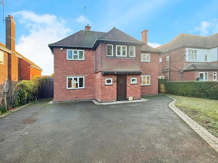 3 Bedroom Detached House For Sale In Glasshouse Lane, Kenilworth, CV8