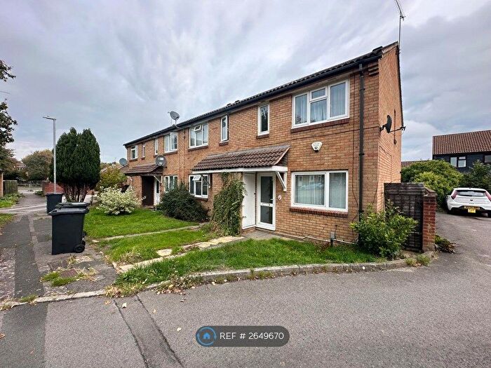 3 Bedroom End Of Terrace House To Rent In Thornford Drive, Swindon, SN5