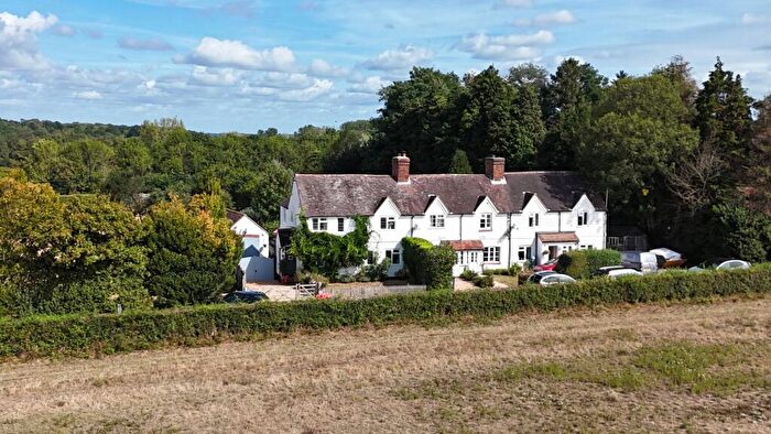 4 Bedroom End Of Terrace House For Sale In Kembers Lane, Mapledurwell, RG25