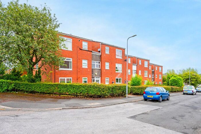 2 Bedroom Flat For Sale In Lincoln Way, Rainhill, Prescot, L35