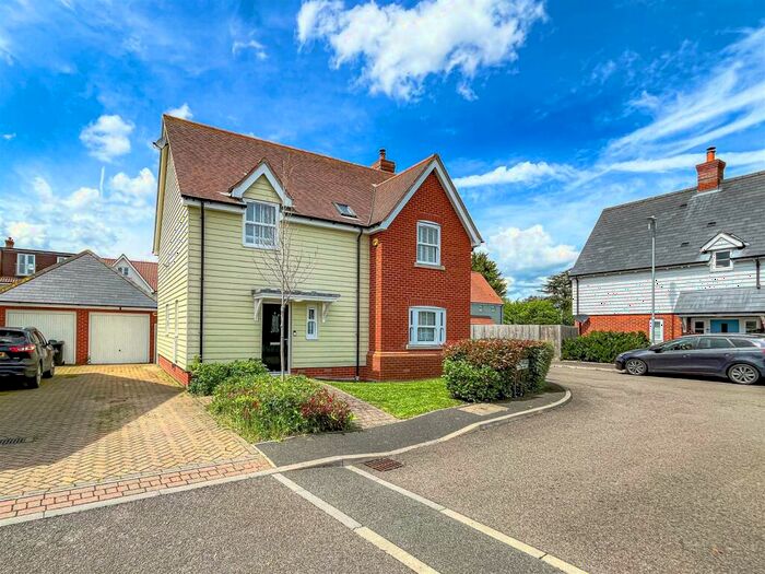 4 Bedroom Detached House For Sale In Southfields, Tillingham, CM0