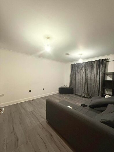 2 Bedroom Flat For Sale In Drapers Field, Coventry, CV1