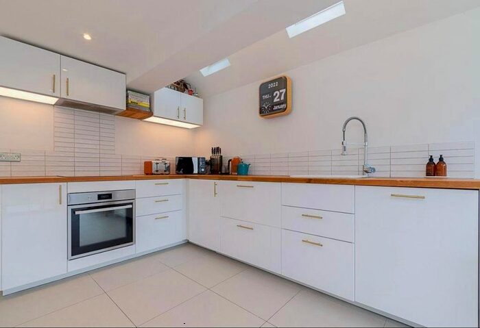 3 Bedroom Terraced House To Rent In Fullerton Road, Croydon, Surrey, CR0