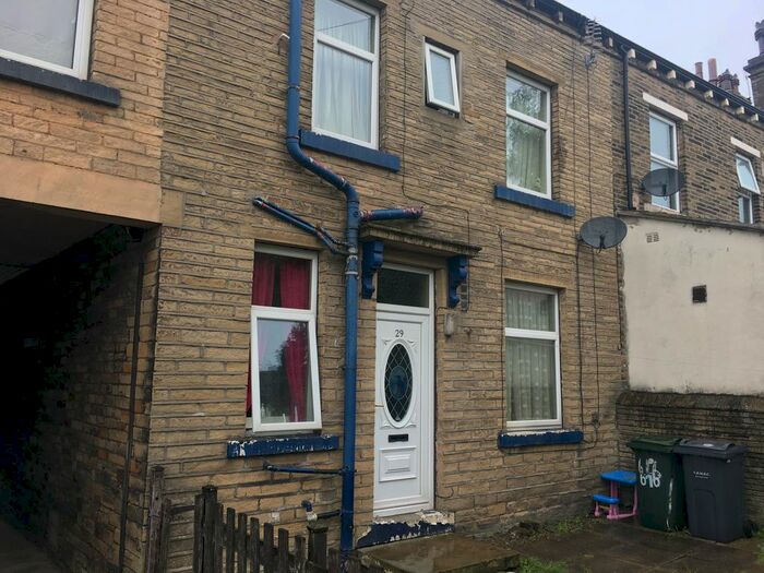 3 Bedroom Terraced House To Rent In Clement St, Bradford, BD8