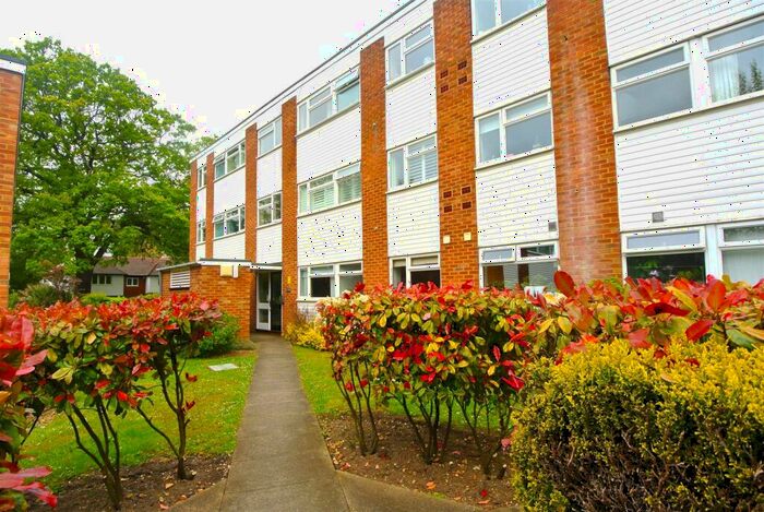 2 Bedroom Apartment To Rent In Weybridge, KT13