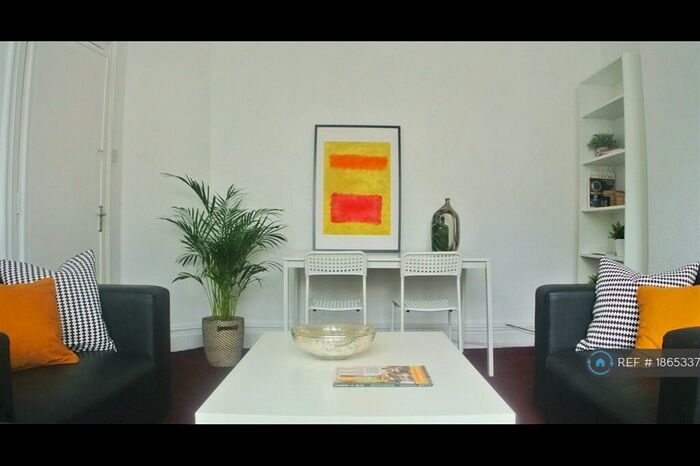 8 Bedroom Terraced House To Rent In College Road, Bangor, LL57