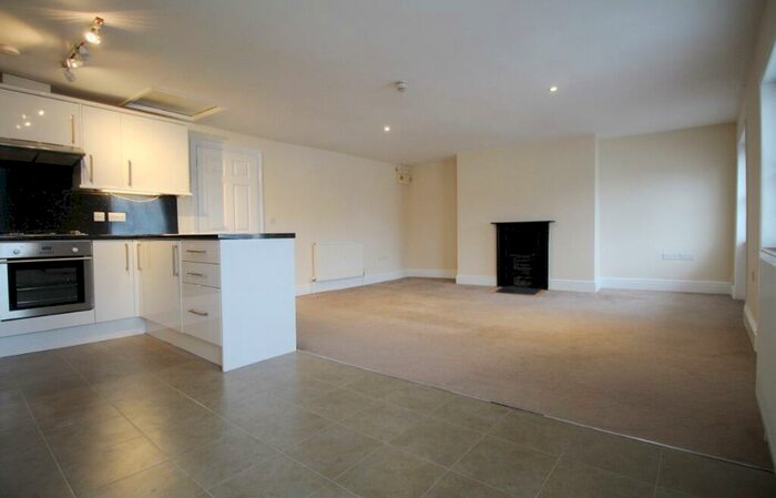 1 Bedroom Flat To Rent In Clarence Street, Cheltenham, GL50