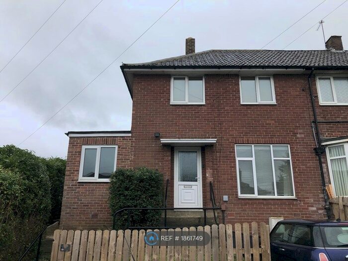 2 Bedroom End Of Terrace House To Rent In Harley Walk, Leeds, LS13