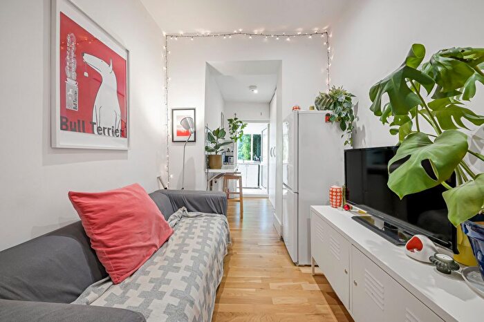 3 Bedroom Flat To Rent In Kentish Town Road, Chalk Farm, NW1