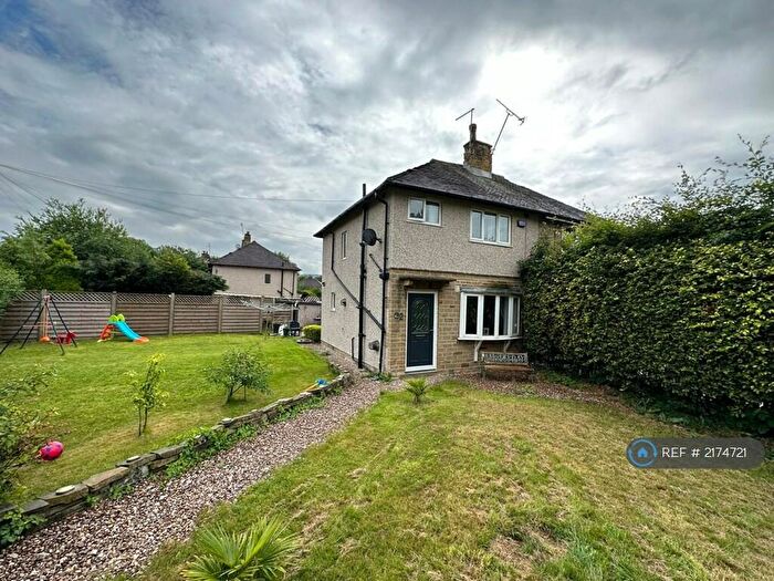 3 Bedroom Semi-Detached House To Rent In Green Close, Bradford, BD8
