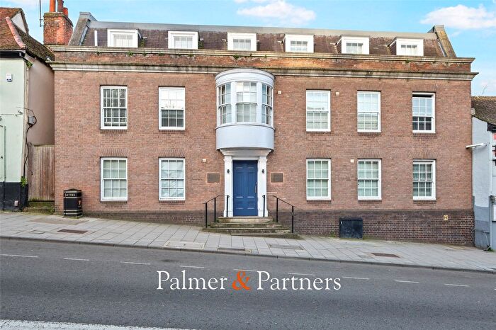 2 Bedroom Flat For Sale In North Hill, Colchester, Essex, CO1