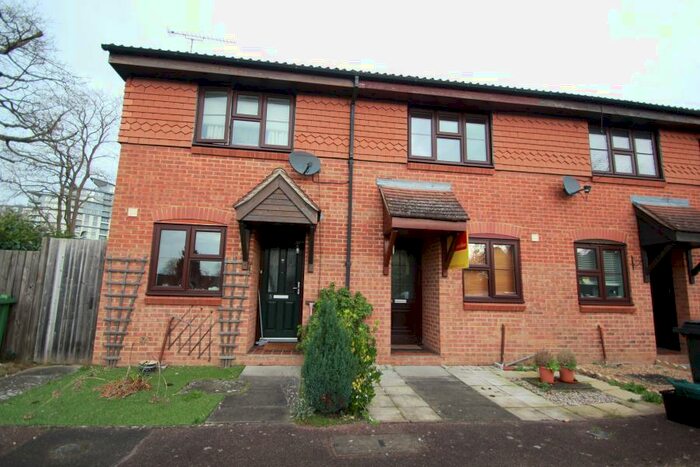 2 Bedroom Terraced House To Rent In Woking, GU22