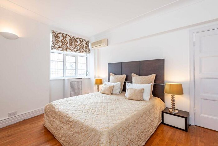 2 Bedroom Flat To Rent In College Crescent, Hampstead, London, NW3