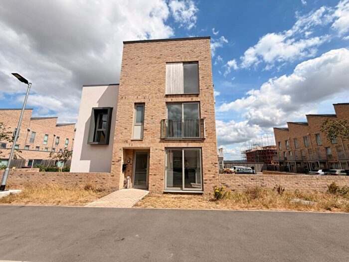 3 Bedroom House To Rent In Lescar Road, Waverley, Rotherham, South Yorkshire, S60