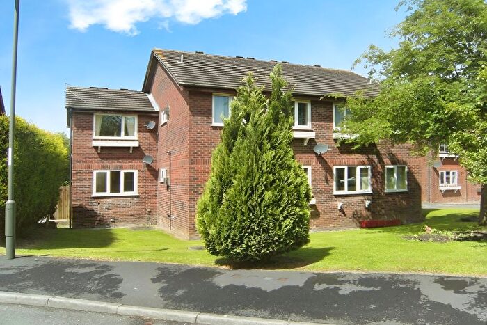 1 Bedroom Flat To Rent In Millersdale Court, Glossop, Derbyshire, SK13