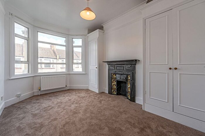 3 Bedroom Maisonette To Rent In Morgan Road, Bromley, BR1