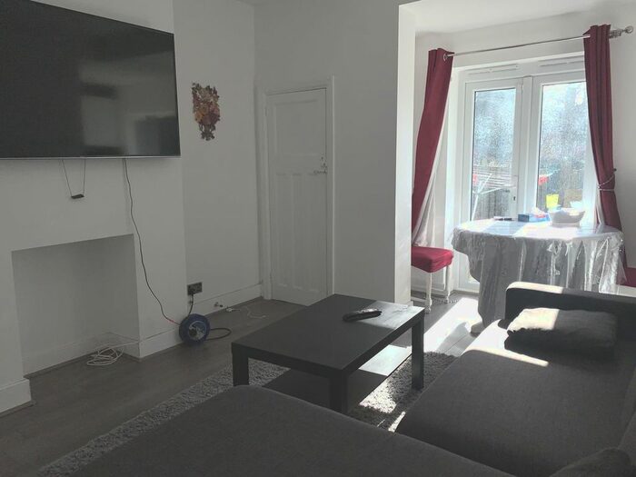 1 Bedroom Flat To Rent In Peel Road, Wealdstone, Harrow, HA3