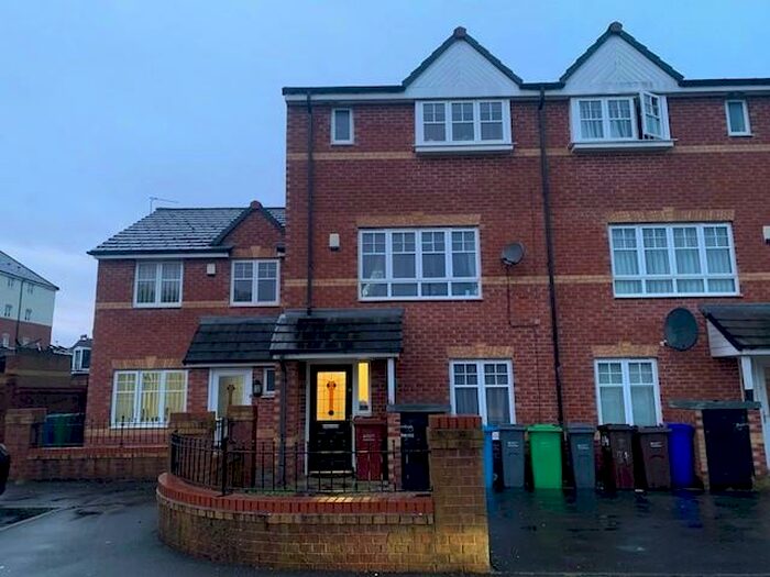 4 Bedroom Town House To Rent In Northcote Avenue, Wythenshawe, M22