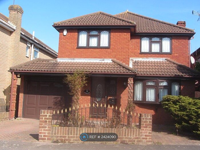 4 Bedroom Detached House To Rent In Fenwick Way, Canvey Island, SS8
