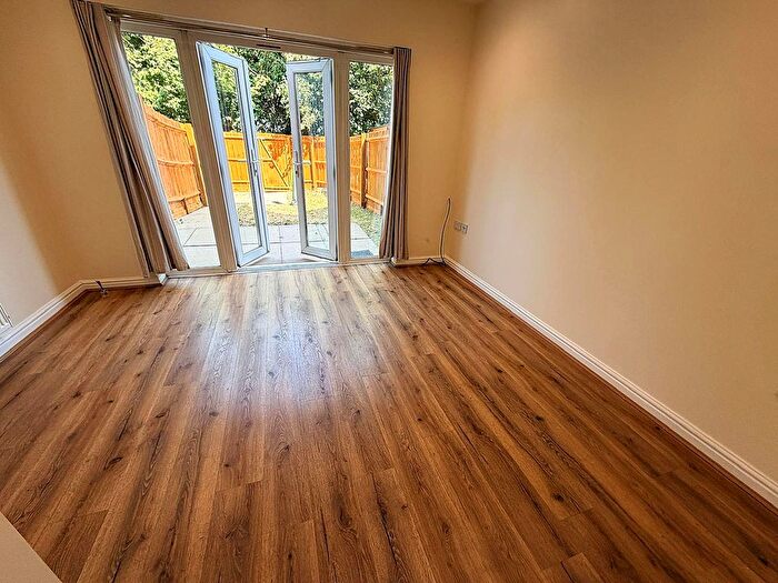 4 Bedroom Terraced House To Rent In Blackthorn Road, Ilford, IG1